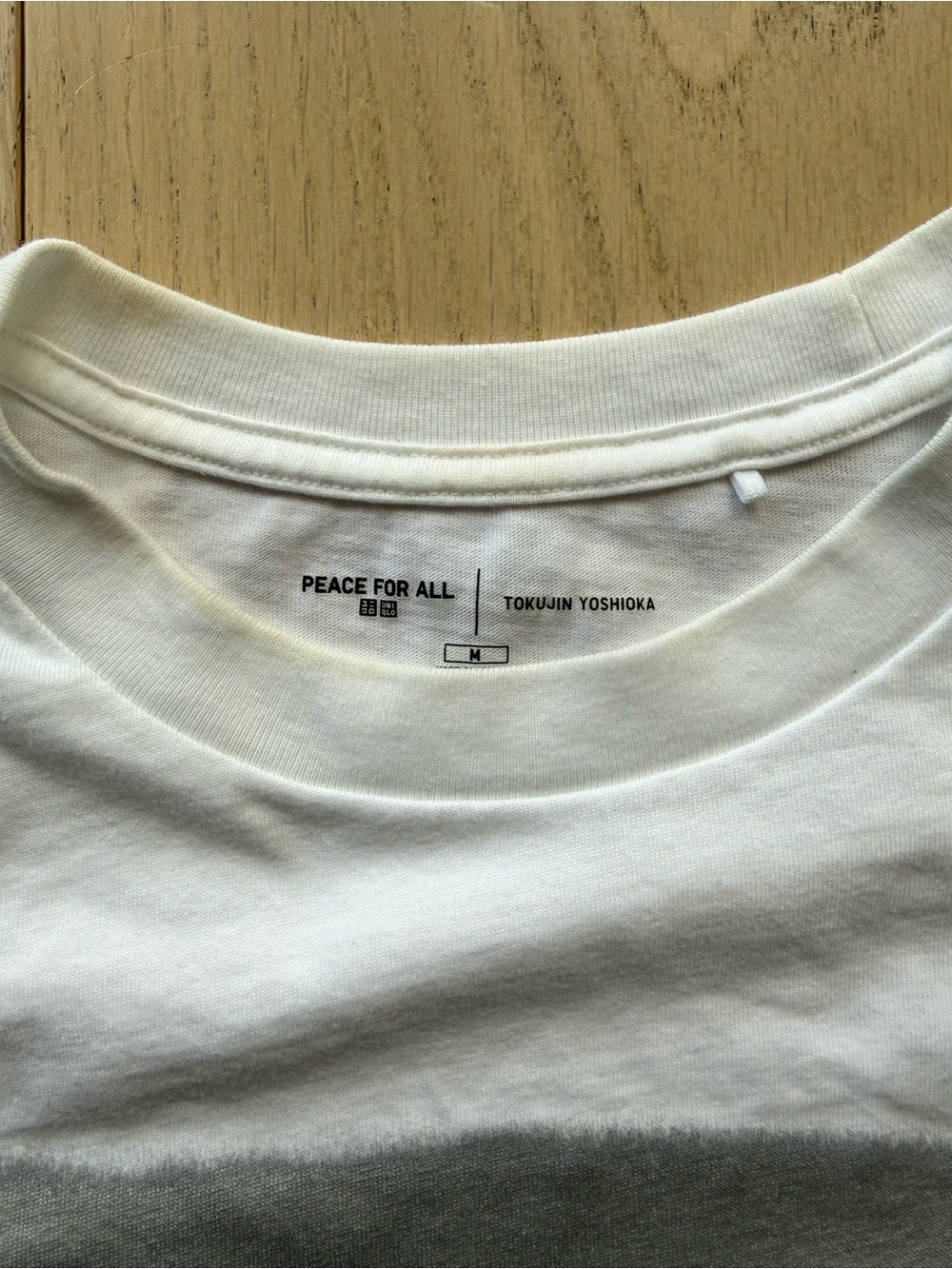Uniqlo Tokujin Yoshioka “Peace for All” Crewneck Tee with Silver Front Panel - Picture 3 of 4